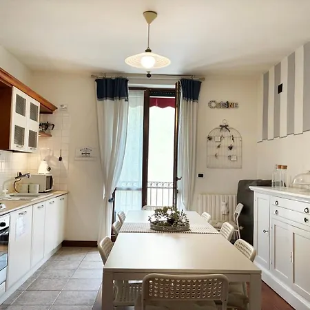 Holihome - La Dei Fiori Affittacamere