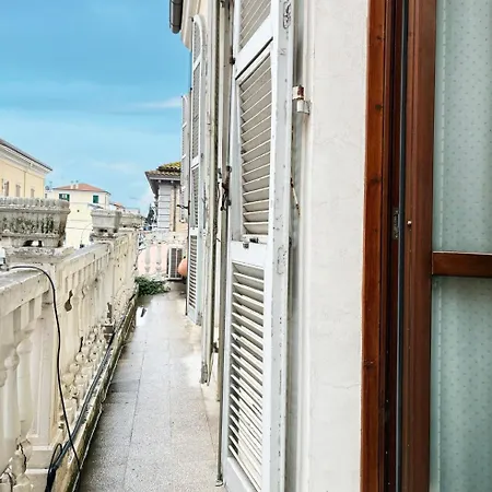 Holihome - La Dei Fiori Penzion 3*